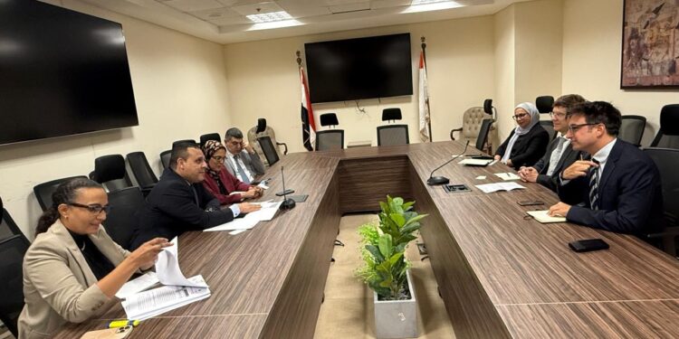 التمثيل التجاري المصري يبحث مع المستشار التجاري البريطاني بالقاهرة سبل الارتقاء بالعلاقات الاقتصادية