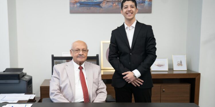 محمد ربيع يحصد منحة ريم بهجت لابتكاره تطبيق “SenseAI” لخدمة ذوي الإعاقات