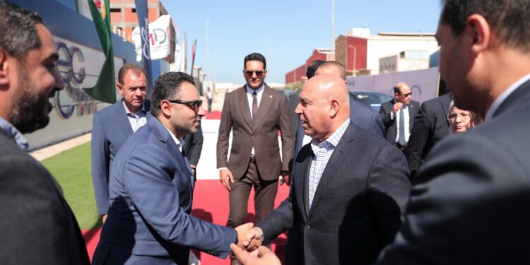 الشركة المصرية لمستحضرات التجميل تفتتح أحدث خطوط الإنتاج للمكملات الغذائية باستثمارات 200 مليون جنيه