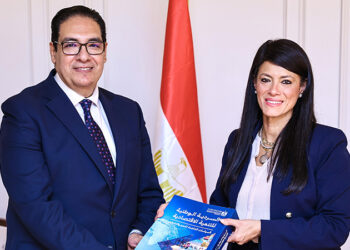 وزيرة التخطيط تبحث مع رئيس جامعة القاهرة تعزيز التعاون المشترك وتستعرض «السردية الوطنية للتنمية الاقتصادية»