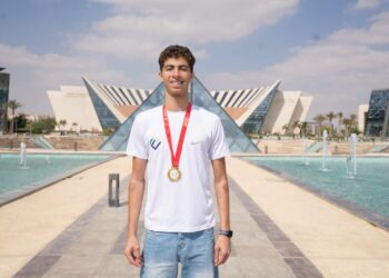 طلاب مصر للمعلوماتية يحصدون الذهب والبرونز في كأس المبارزة