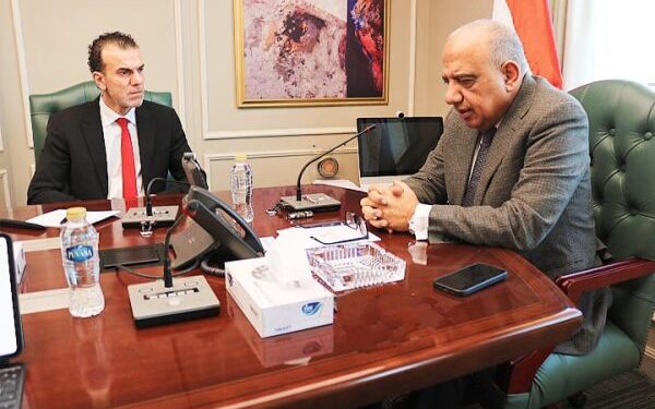 وزير الكهرباء يبحث مع شركة “K&K” الإماراتية الخطوات التنفيذية لمشروع الربط الكهربائي مع إيطاليا