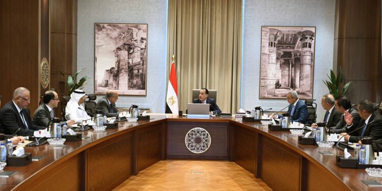 رئيس الوزراء يتابع مستجدات تنفيذ الاستراتيجية الوطنية للطاقة المتكاملة والمستدامة