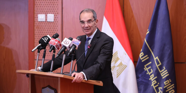 عمرو طلعت: الكفاءات التكنولوجية ليست حكرًا على القاهرة.. خطط للتوسع في مراكز التعهيد بالمحافظات