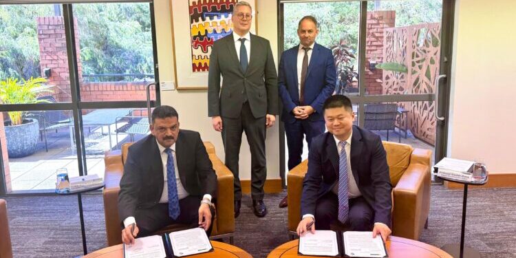 وزير البترول يشهد توقيع خطاب نوايا مع جامعة كيرتن الأسترالية لتطوير قدرات الكوادر التعدينية