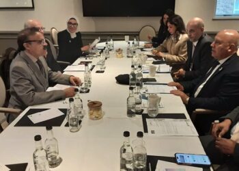 وزير الصناعة والنقل يعقد سلسة من الاجتماعات مع رؤساء 7 شركات بريطانية