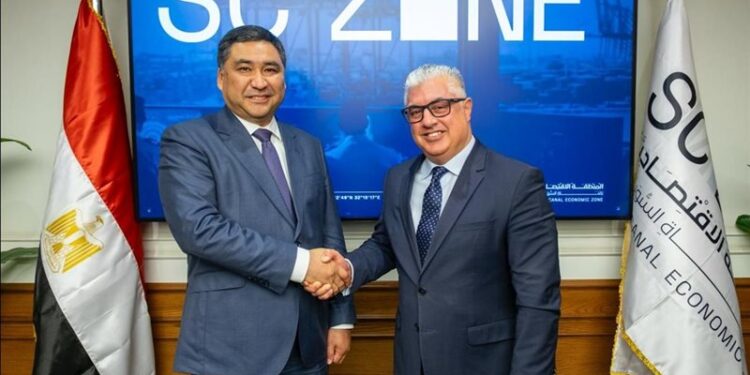 رئيس اقتصادية قناة السويس يستقبل النائب الأول لرئيس مجلس الوزراء القرغيزي لبحث فرص التعاون المشترك