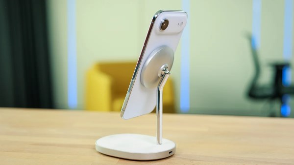 iPhone 18 Pro القادم: شاشة مبتكرة وتصميم خلفي شفاف وبطارية فولاذية