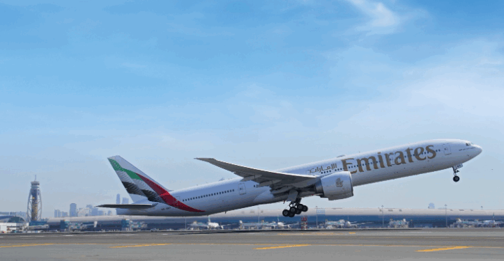 طيران الإمارات تعزز عملياتها إلى القاهرة وتضيف رحلة يومية خامسة