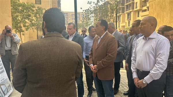رئيس الوزراء يقوم بجولة تفقدية بمشروعات إعادة إحياء عدد من المناطق بالقاهرة التاريخية
