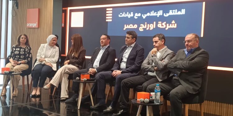 أورنج مصر تُرقمن خدمات النيابة العامة وتُدخل الذكاء الاصطناعي إلى مطار القاهرة