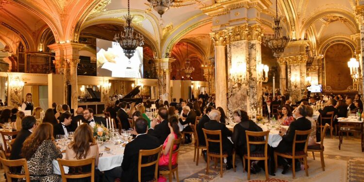 انطلاق حفل توزيع جوائز “تكريم” للاحتفاء بالإبداع العربي الأحد المقبل