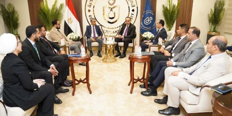 رئيس الرعاية الصحية يبحث مع المدير الإقليمي لشركة “ميدترونيك” تطوير خدمات القساطر القلبية المتقدمة