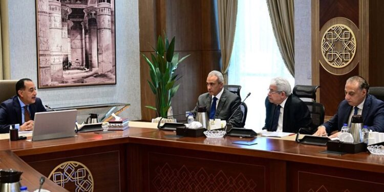 اللجنة الاستشارية للشئون السياسية تطالب بتشكيل لجنة لتعزيز الهوية الوطنية