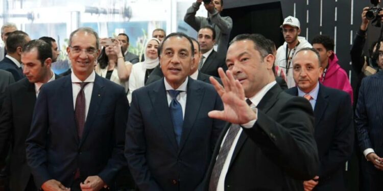 أورنچ مصر تكشف عن جيل جديد من الخدمات الرقمية.. من النيابة الإلكترونية إلى المساعد الذكي بالمطارات