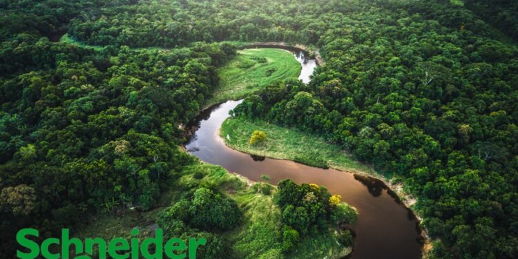 شنايدر إلكتريك تستعرض تأثير التزامها بالاستدامة من خلال نتائج قوية في الربع الثالث لعام 2025