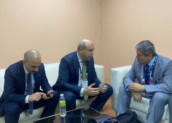 وزير الطيران يعقد لقاءات ثنائية رفيعة المستوى مع عدد من وزراء ورؤساء هيئات الطيران المدني