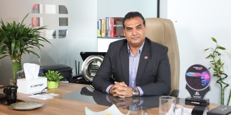 فورتينت تستعرض الابتكار في الأمن السيبراني المدعوم بالذكاء الاصطناعي كراعي أمني في Cairo ICT 2025