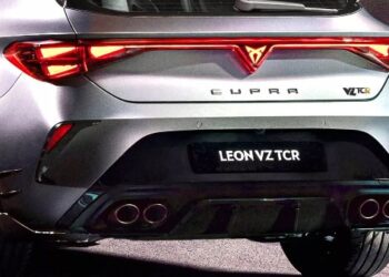 قاعد قابلة للإزالة.. كوبرا تكشف عن سيارة هاتشباك ليون