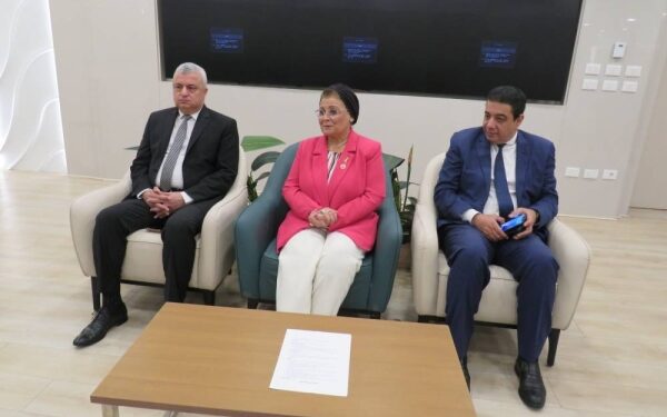 نائب وزير الصحة تشارك في ندوة «تنمية الأسرة المصرية وحقوق أطفالنا» وتؤكد: ارتفاع القيصريات كارثة صحية