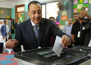 رئيس الوزراء يُدلي بصوته في انتخابات مجلس النواب 2025