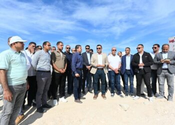 وزير الإسكان يتفقد مشروعي M8 by the lake وبوغاز توصيل المياه لبحيرة نيو مارينا