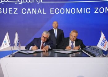 المنطقة الاقتصادية لقناة السويس توقع مذكرة تفاهم وعقد انتفاع مع شركة «سكاي بورتس»