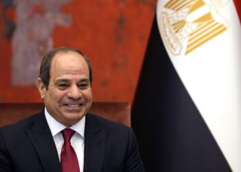 “السيسي يوجه رسالة حاسمة للهيئة الوطنية للإنتخابات: الشفافية والنزاهة أساس تمثيل الشعب”