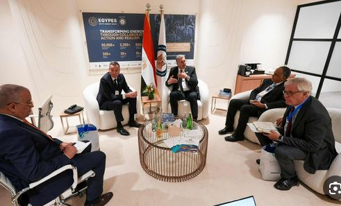 وزير البترول والثروة المعدنية يعقد لقاءات مع رؤساء شركات عالمية على هامش “أديبك 2025” بأبوظبي