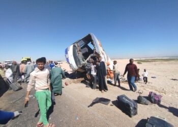 صرف تعويضات مالية عاجلة لضحايا حادث طريق إسنا من أبناء أسوان