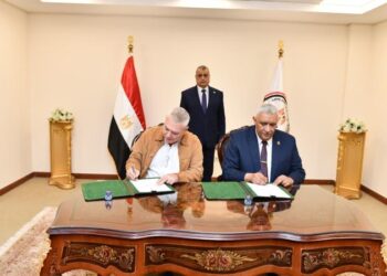 وزير الإنتاج الحربي يشهد مراسم توقيع عقد للتعاون المشترك في مجال التصنيع العسكري