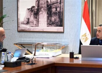 رئيس الوزراء يتابع الموقف التنفيذي لمشروعات الطاقة المتجددة