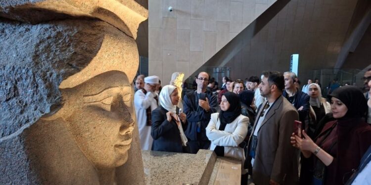 أعضاء المجلس التنفيذي للمنظمة العربية للتربية والثقافة “الألكسو” يزورون المتحف المصري الكبير