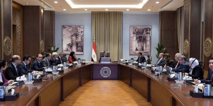 رئيس الوزراء يتابع جهود إصلاح وإعادة هيكلة الهيئات الاقتصادية