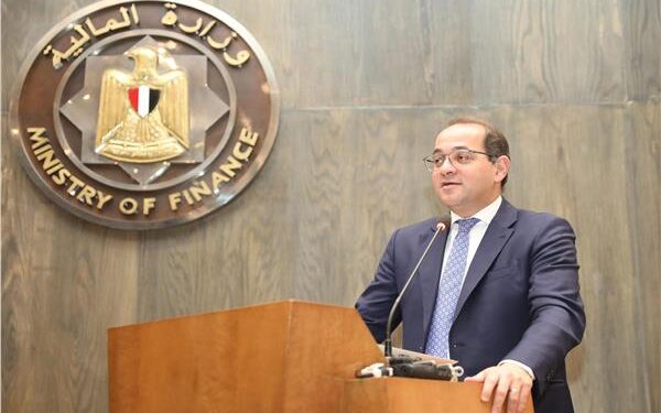 وزير المالية يعلن “الحزمة الثانية للتسهيلات الضريبية” في إطار “استراتيجية متكاملة للتيسير على المجتمع الضريبي”