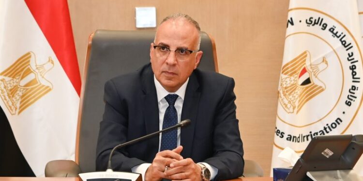 وزير الري يتابع موقف أعمال الحماية من أخطار السيول بمحافظات شمال وجنوب سيناء والبحر الأحمر ومطروح