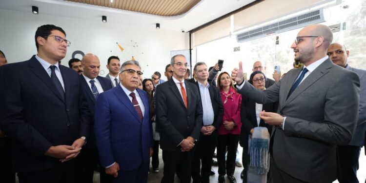 وزي الاتصالات يشيد بجهود qTech في المنصورة: الكفاءات المصرية قوة دافعة لصناعة الخدمات الرقمية عالميًا