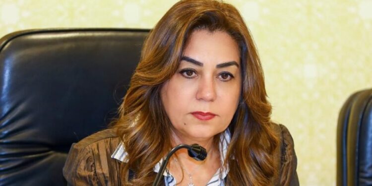 وزيرة التنمية تتلقى تقريراً من قطاع الإدارة الاستراتيجية حول جهود التصدي للبناء المخالف في المحافظات