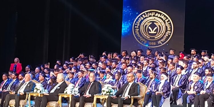 الخريجة رحمة السيد: الأكاديمية المصرفية أهلتنا لصناعة مستقبل البنوك والقيادة