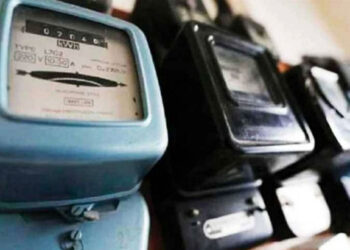 «الكهرباء» تنفى زيادة أسعار الشرائح وتوضح حقيقة فيديو تغيير العدادات