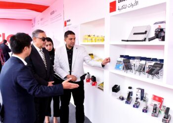 رئيس الهيئة العامة للاستثمار والمناطق الحرة يشارك في وضع حجر الأساس لقاعدة مصنع “ديلي إيجيبت”