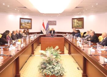 وزير الاتصالات يبحث مع غرفة التجارة الأمريكية تعزيز التعاون في التحول الرقمي