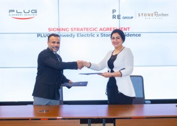 Plug تتوسع بشبكات شحن السيارات الكهربائية في المجمعات السكنية بمصر