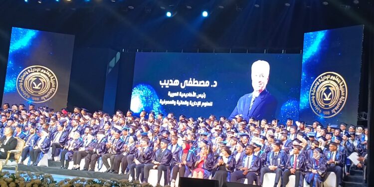 هديب في حفل تخريج الأكاديمية العربية: العالم يعيد تشكيل “خريطة الوظائف”