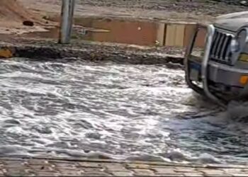 أمطار تغرق شوارع الغردقة.. والمرور يحذر السائقين من المخاطر