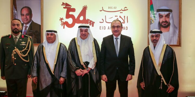 وزير قطاع الأعمال يشارك في حفل سفارة دولة الإمارات بالقاهرة بمناسبة عيد الاتحاد الـ 54