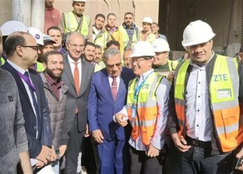 وزير الاتصالات ..تطبق نظاما إلكترونيًا لتجديد الرخص دون مستندات ورقية