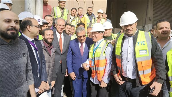 وزير الاتصالات ..تطبق نظاما إلكترونيًا لتجديد الرخص دون مستندات ورقية