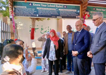 وزير التربية والتعليم ومحافظ أسوان يتابعان سير العملية التعليمية بمدرسة الشهيد عمرو فريد المتميزة للغات
