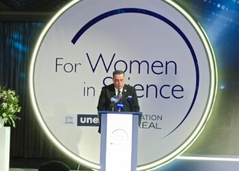 الصحة: ندعم تطبيقات الذكاء الاصطناعي في الكشف عن السرطان.. وفخورون بأول رئيس مصري لـ “لوريال”